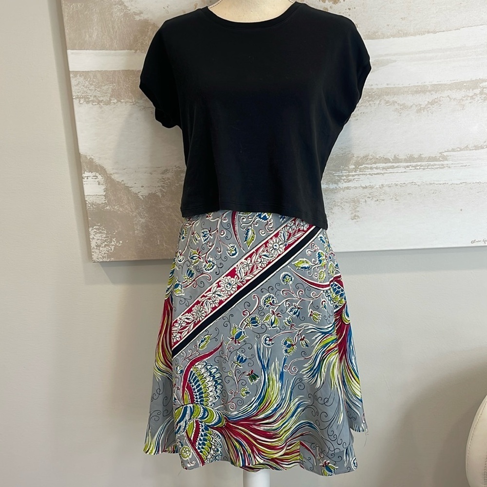 Alice & Trixie Wrap skirt size large 100 % silk